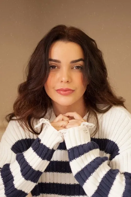 Natalie Smith — personaje: Camila/Karla