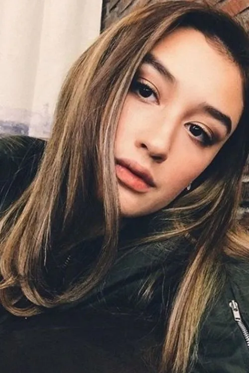 Natasha Ryder interpretando a 