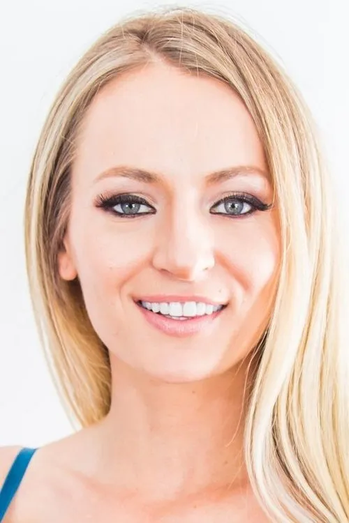 Natasha Starr interpretando a 