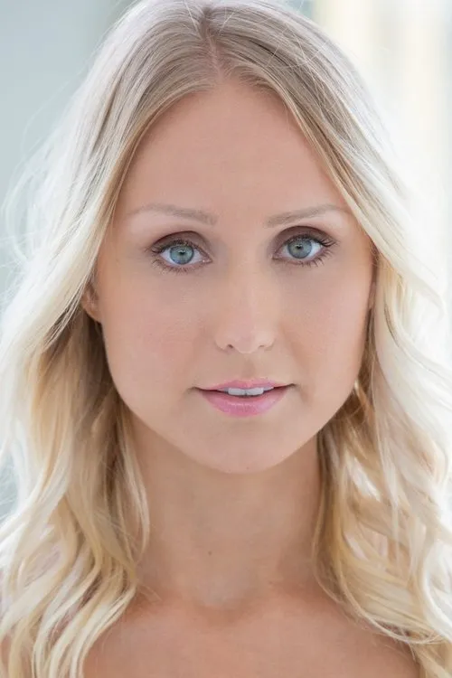 Natasha Voya interpretando a 