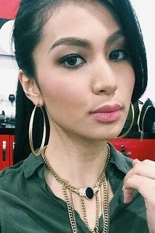 Natasya Mahyan — personaje: Maya