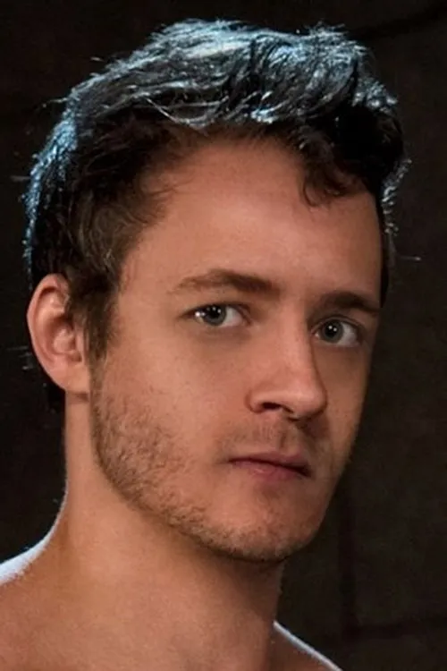 Nate Grimes interpretando a 