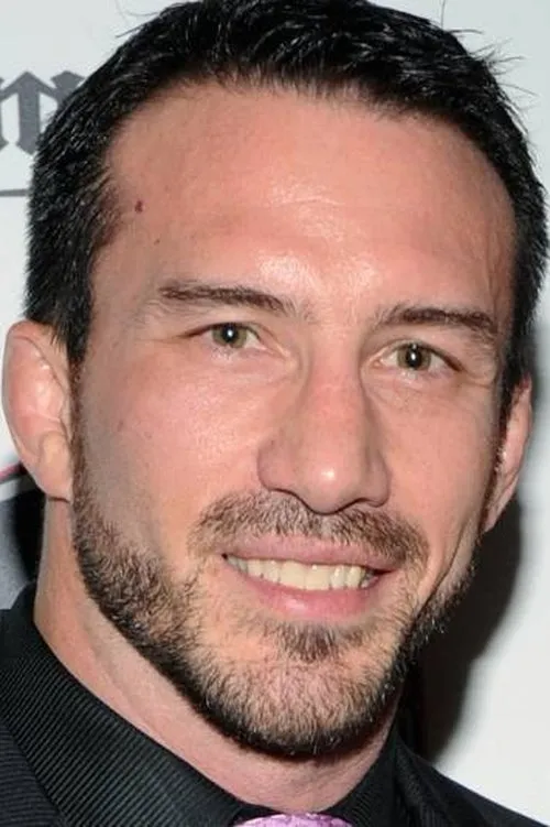 Sam Hoger ha trabajado con Nate Quarry en 3 ocasiones