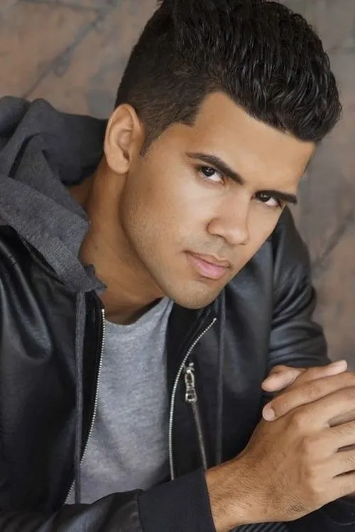 Nate Wyatt interpretando a Self