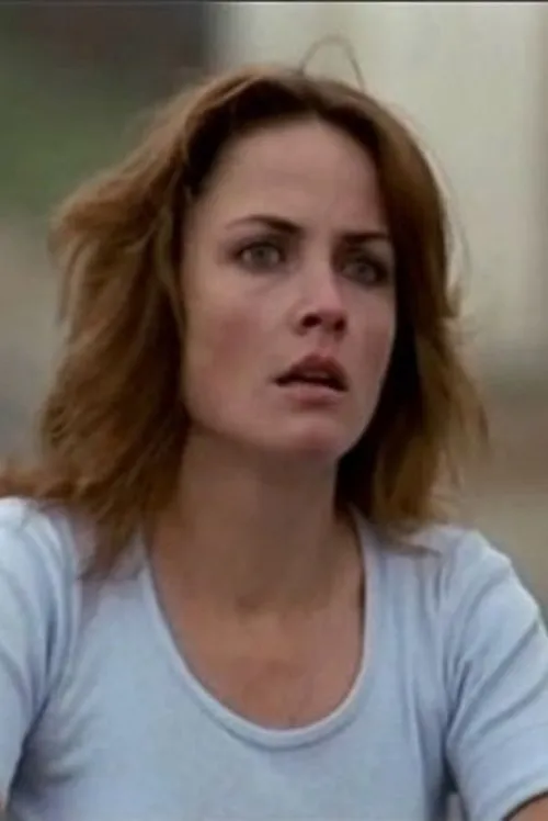 Nathalie Nell interpretando a Flora