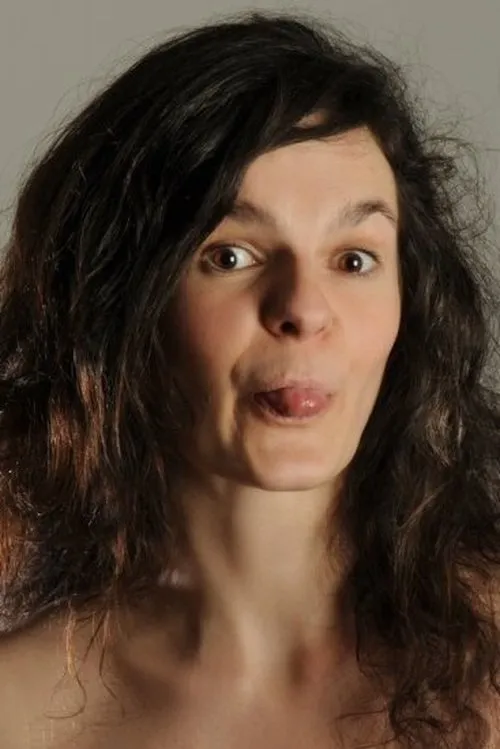 Nathalie Tetrel interpretando a Jacqueline la laitière