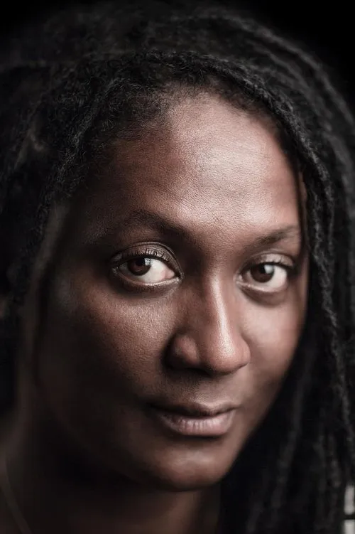 Nathalie Vairac interpretando a Aissatou