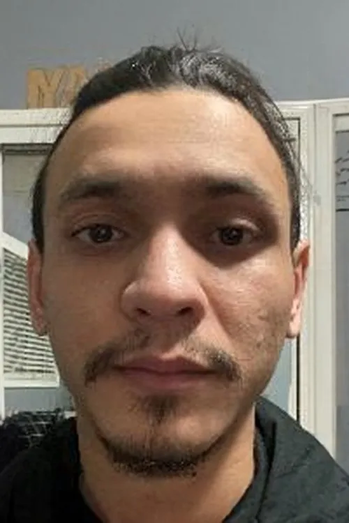 Julian Gonzalez ha trabajado con Nathan Luyando en 1 ocasiones