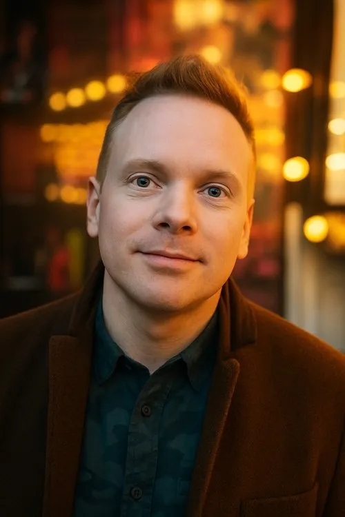 Nathan Macintosh en su biografía y filmografía