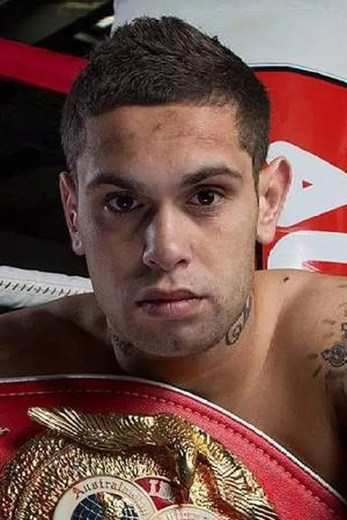 Hassan Hamdan ha trabajado con Nathaniel May en 1 ocasiones