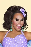 Milk ha trabajado con Naysha Lopez en 1 ocasiones