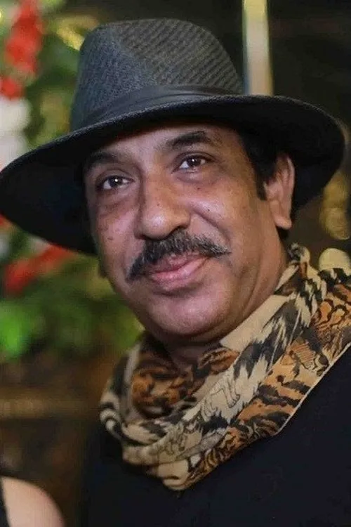 Nayyar Ejaz interpretando a Abdul Hameed