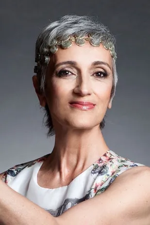 Né Ladeiras en su biografía y filmografía