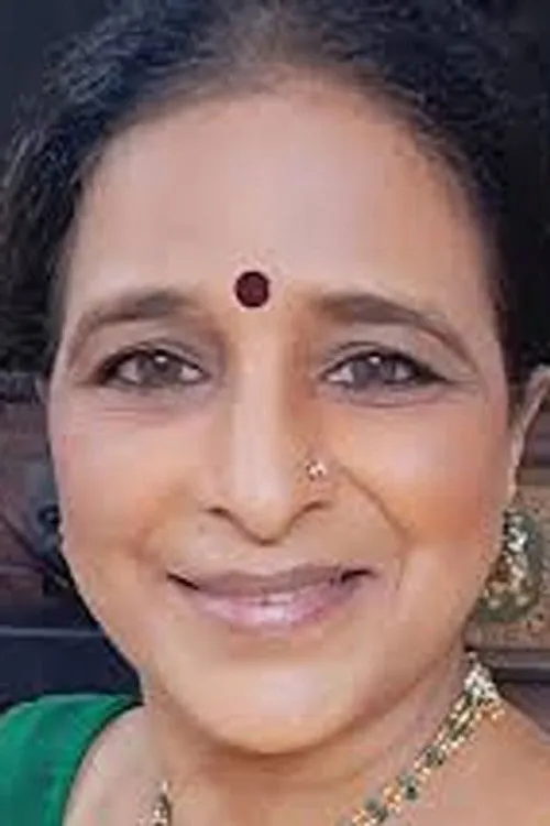 Neha Bam interpretando a Gulab's friend