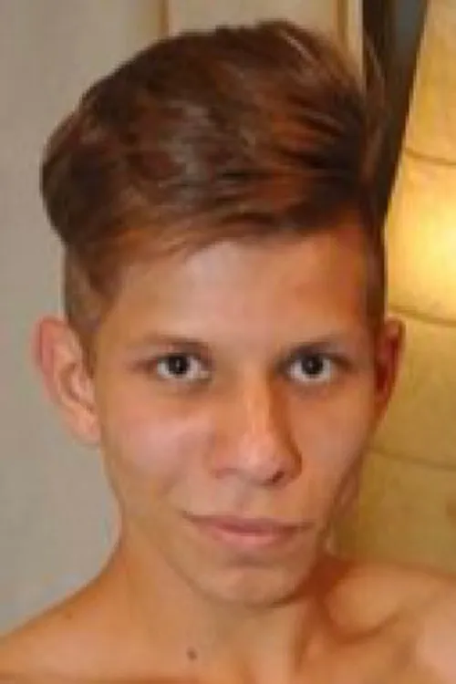 Nehls interpretando a