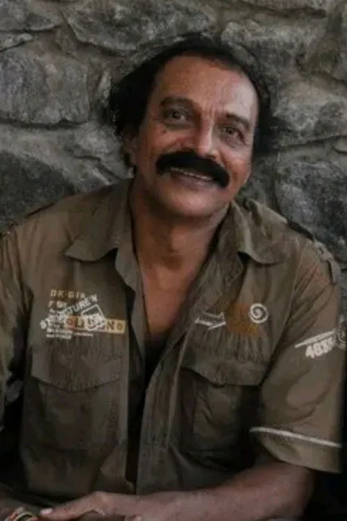 Neil Alles interpretando a King Panduvasudeva