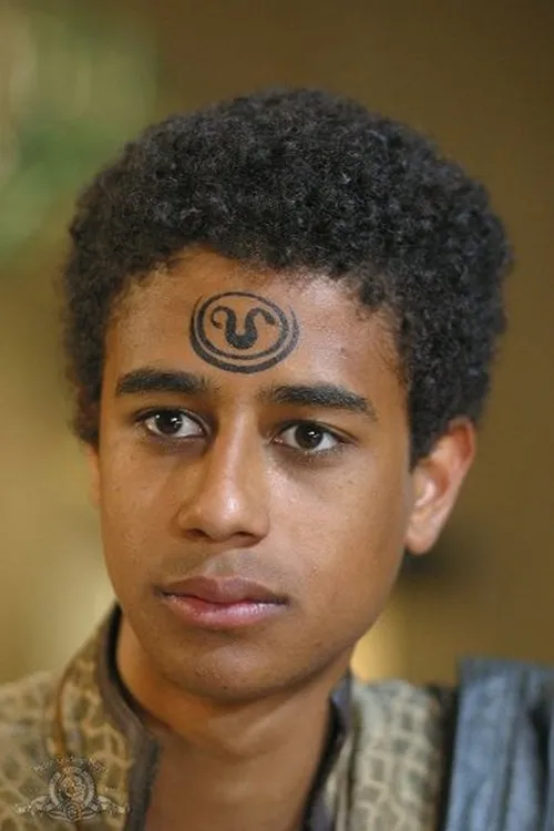 Neil Denis interpretando a Sudden