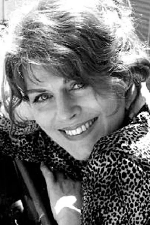 Nella Bielski interpretando a Rirette Maîtrejean