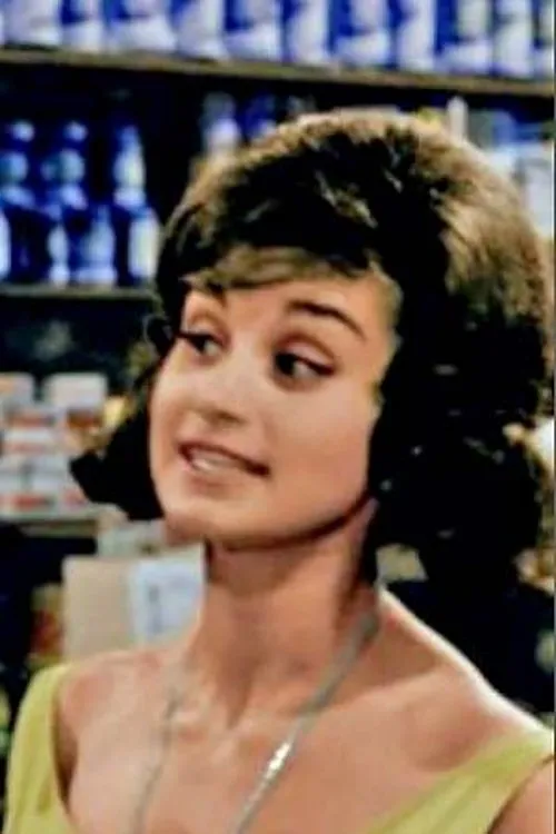 Nelly Pappa interpretando a 