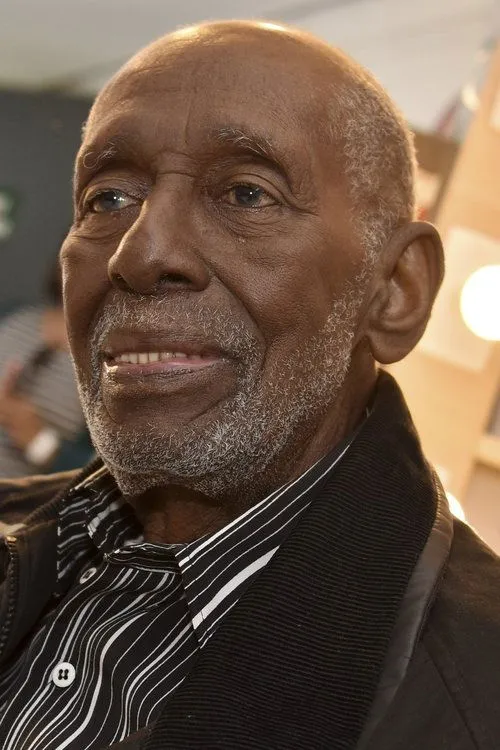 Nelson Sargento interpretando a