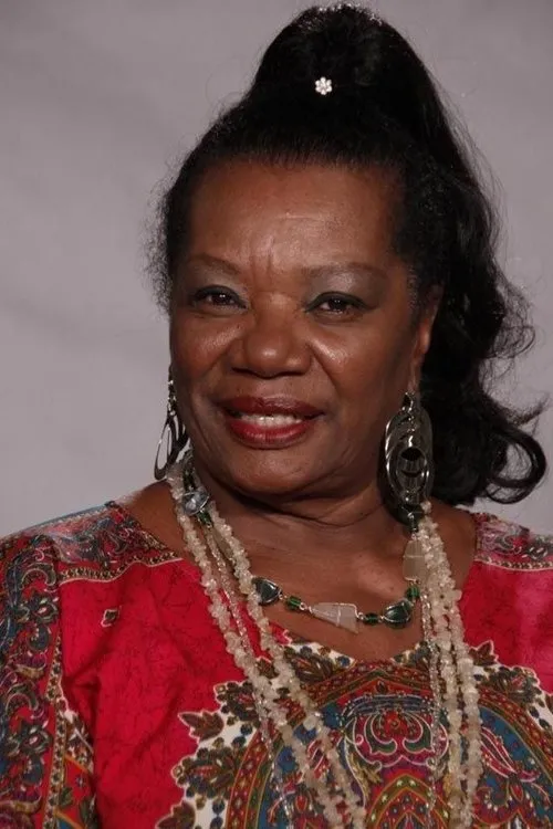 Neusa Borges interpretando a Malvina