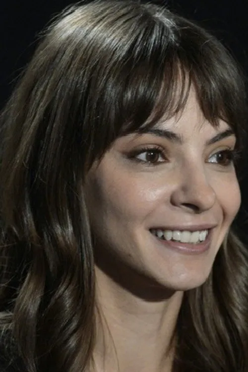 Nevena Nerandžić interpretando a Tijana