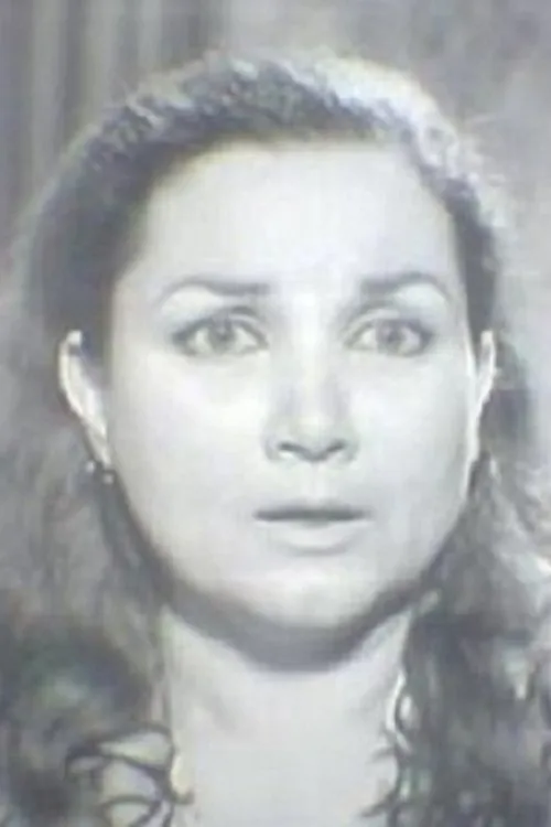 Nevin Aypar interpretando a 