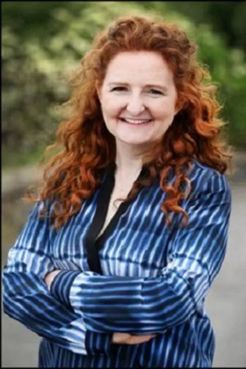 Tom Collins ha trabajado con Niamh Shaw en 1 ocasiones