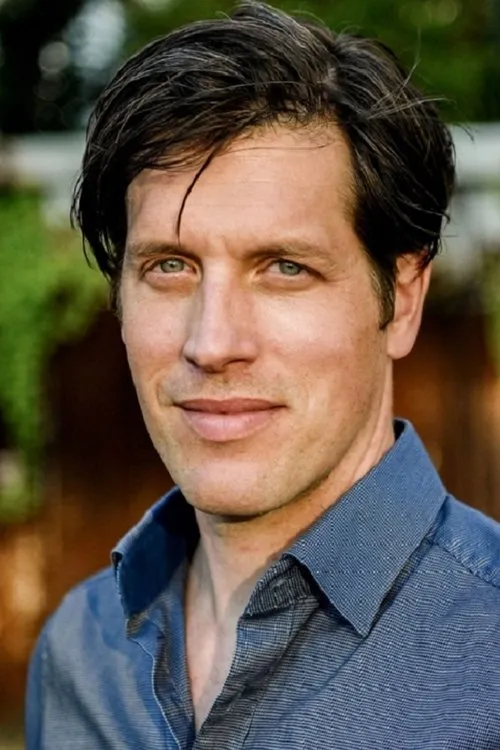 Nic Romm interpretando a Möller