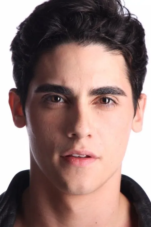 Starla Christian ha trabajado con Nicholas James Reilly en 2 ocasiones