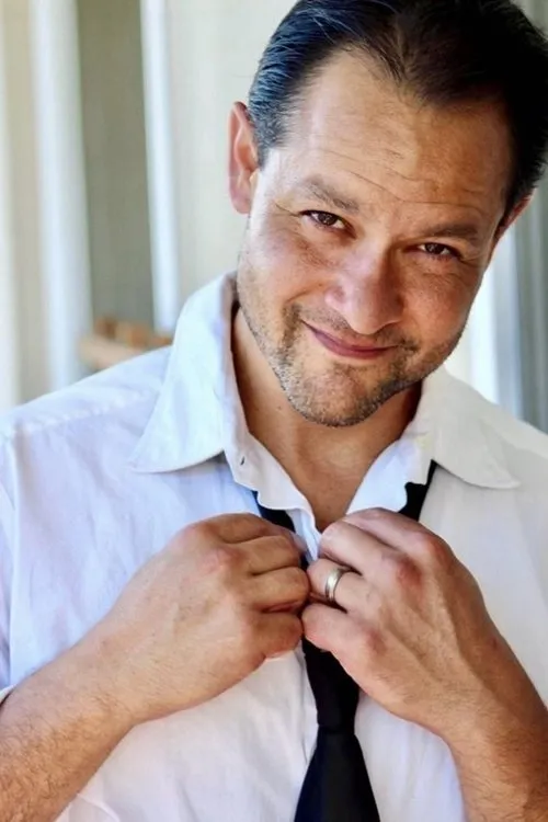 Mark Ricketson ha trabajado con Nicholas Sarando en 1 ocasiones