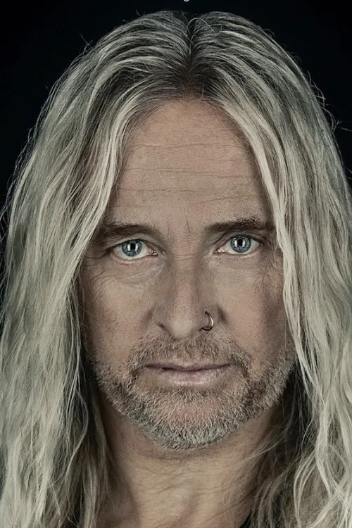 Nick Beggs interpretando a Bass, Chapman Stick, Vocals