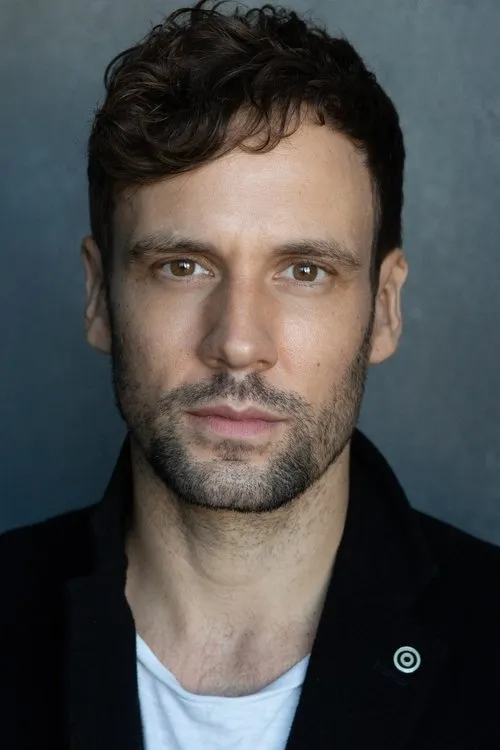 Nick Blood — personaje: Thomas