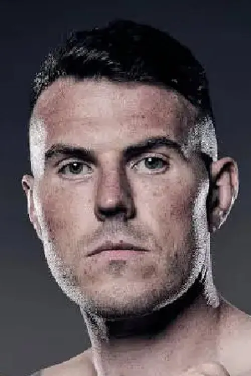 Nick Campbell interpretando a Self