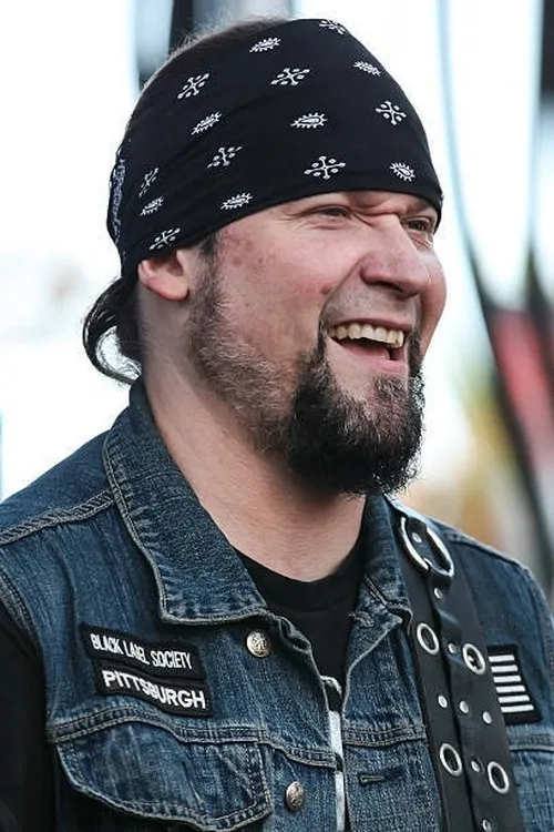 Nick Catanese interpretando a Guitars