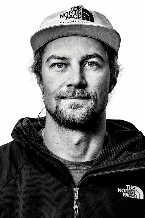 Cam McCaul ha trabajado con Nick McNutt en 1 ocasiones
