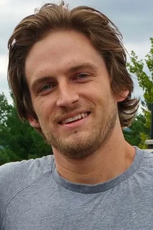 Nick Palmquist interpretando a 