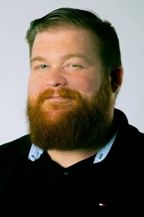 Nick Popowitch interpretando a Alison's Dad