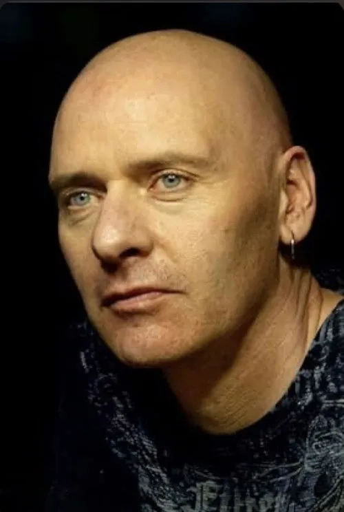 Nick Pope ha trabajado con Nick Redfern en 1 ocasiones