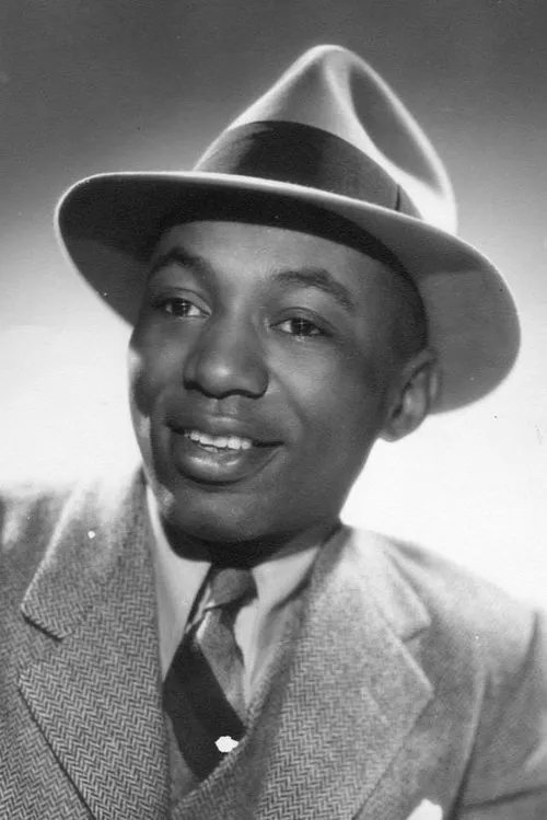 Nick Stewart interpretando a Nicodemus