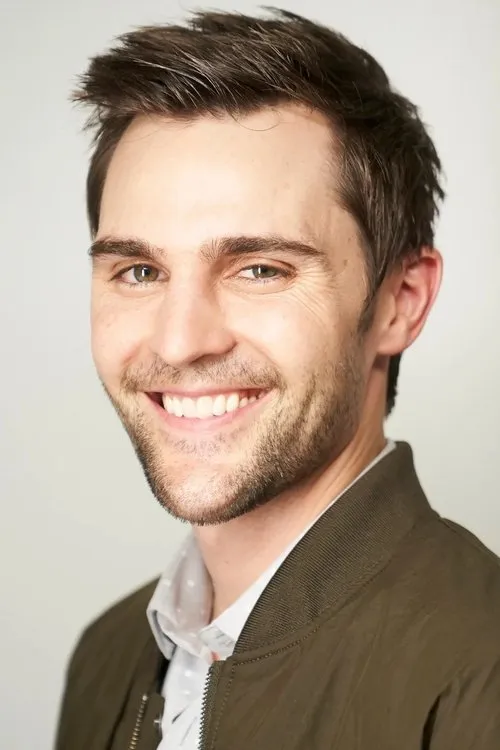 Nick Uhas — personaje: Host