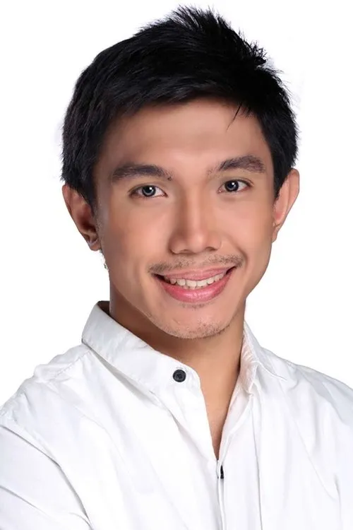 Nico Antonio interpretando a 