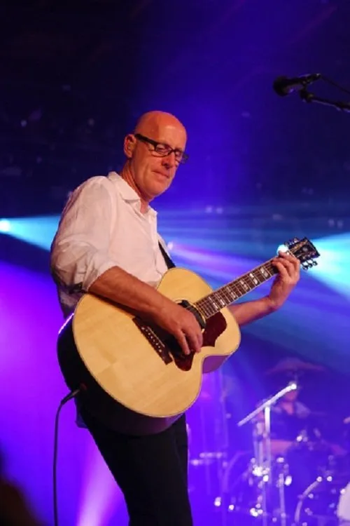 Nico Arzbach interpretando a himself