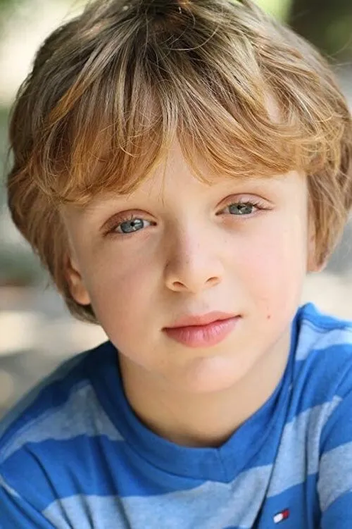 Nico Delpiano interpretando a Shawn