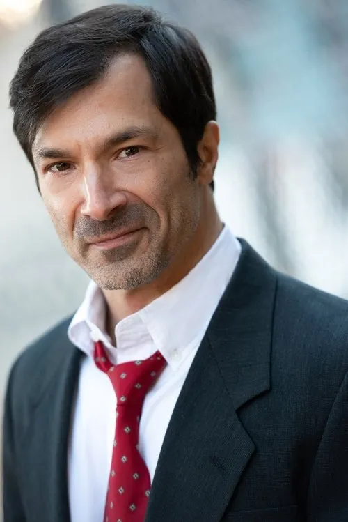 Greg Lucey ha trabajado con Nicolas diPierro en 1 ocasiones