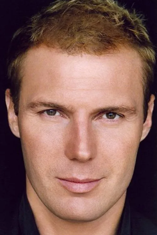 Nicolas Pajon interpretando a Bob