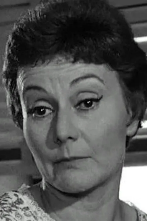 Nicole Desailly interpretando a 