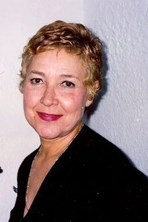 Nicole Filion — personaje: Yolande