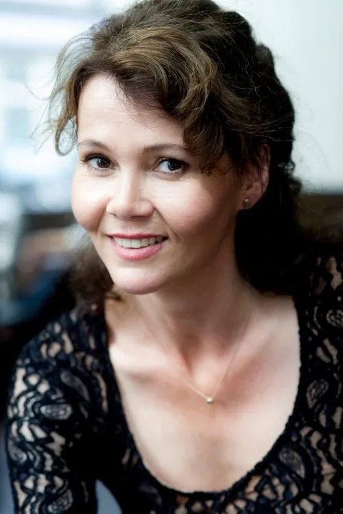 Vamanan Puvaneswaran ha trabajado con Nicole Fonberg en 1 ocasiones