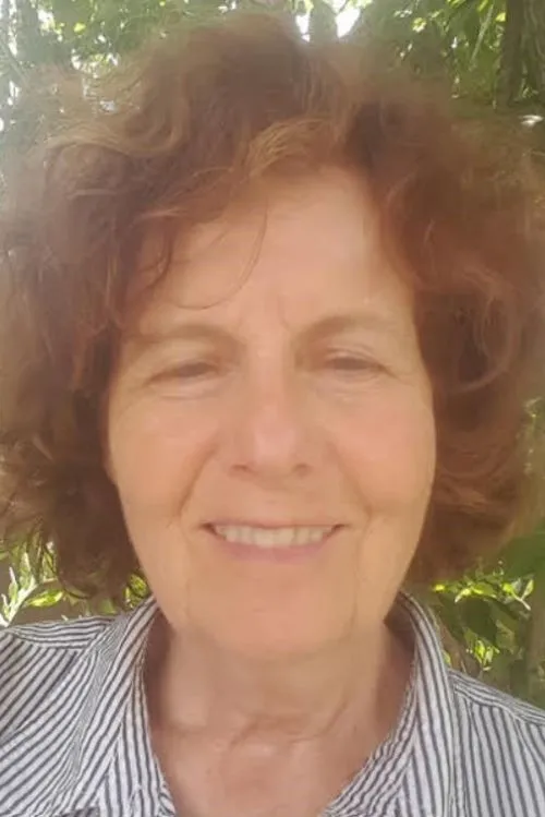 Nida Home Doherty interpretando a self